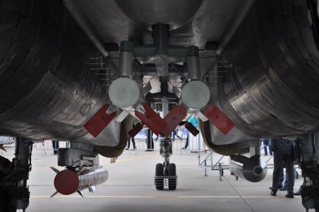 Su35_4R77.jpg (111.8 KiB) Zobrazeno 24664 x Su35_4R77.jpg