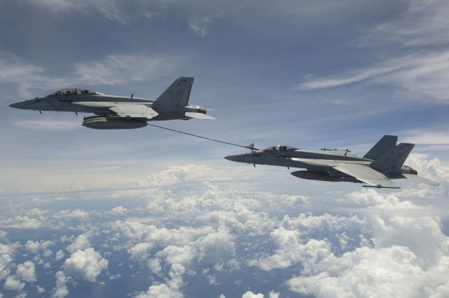 F-18F_refueling_F-18E.jpg