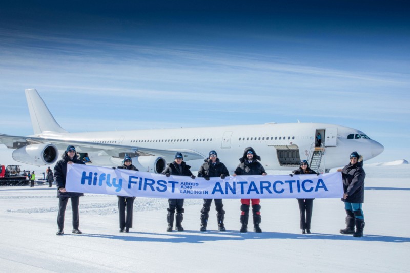 211102_MBW_Hifly_Antartica-6013_2800px-scaled-1050x1750.jpg