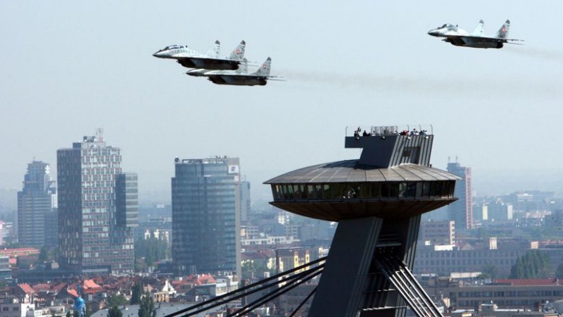 prelet-stihaciek-mig-29-bratislava-clanokW.jpg